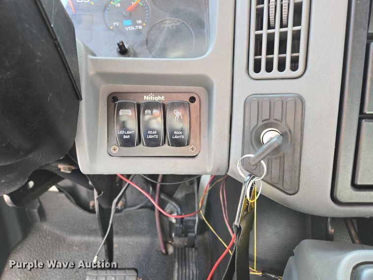 image for item ED2050 2007 International 4300 box truck