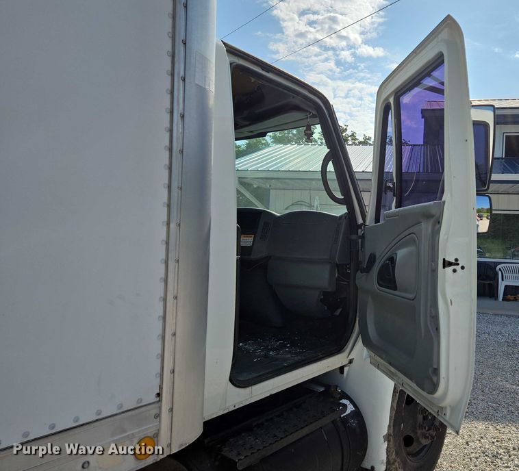 image for item ED2050 2007 International 4300 box truck