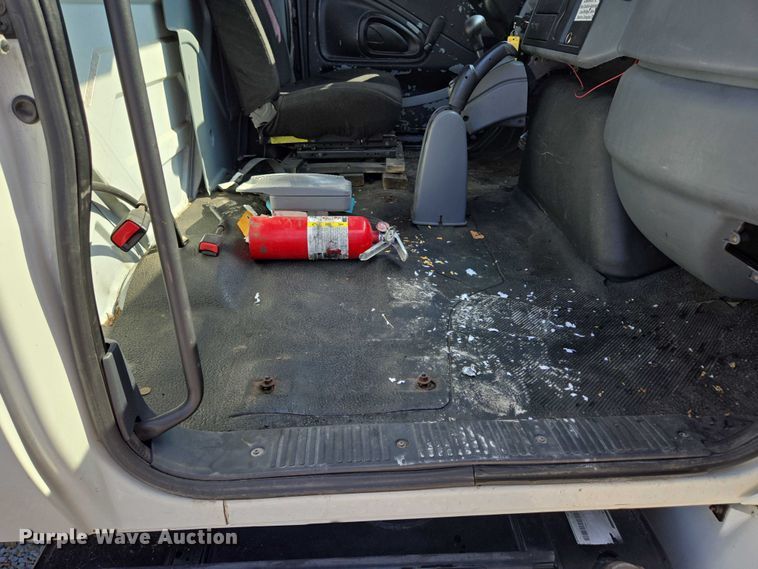 image for item ED2050 2007 International 4300 box truck