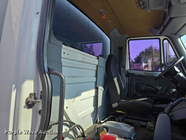 image for item ED2050 2007 International 4300 box truck