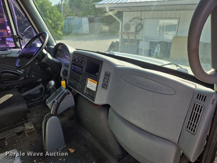 image for item ED2050 2007 International 4300 box truck