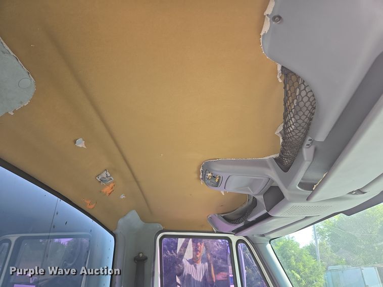 image for item ED2050 2007 International 4300 box truck