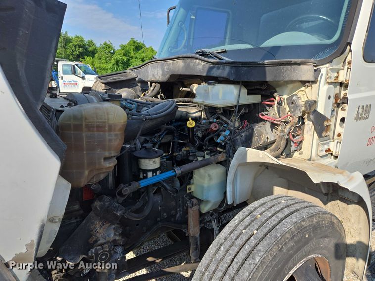 image for item ED2050 2007 International 4300 box truck