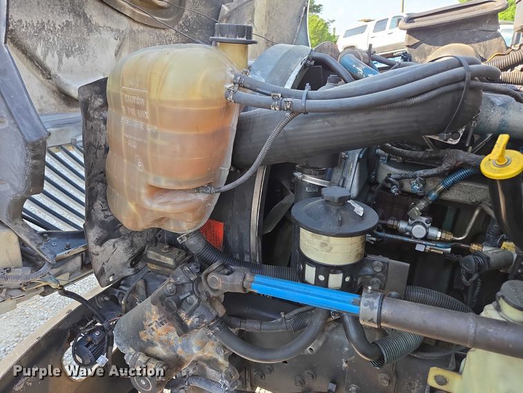 image for item ED2050 2007 International 4300 box truck