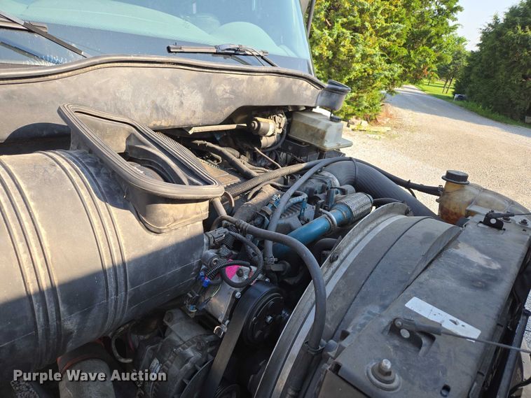 image for item ED2050 2007 International 4300 box truck