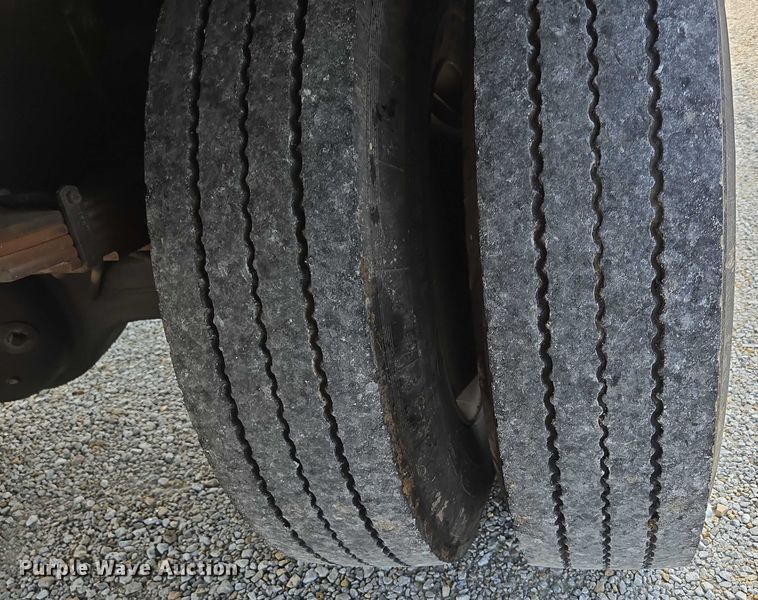 image for item ED2050 2007 International 4300 box truck