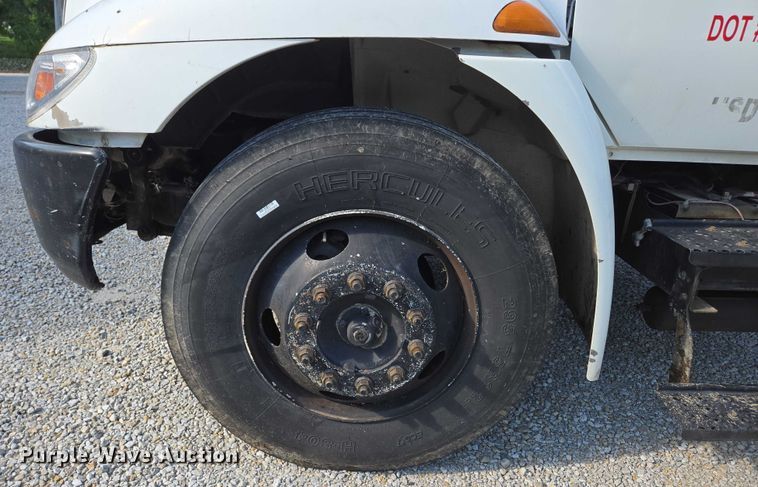 image for item ED2050 2007 International 4300 box truck