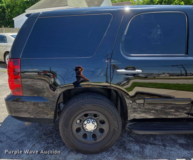 image for item ED2103 2011 Chevrolet Tahoe Police SUV