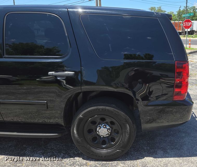image for item ED2103 2011 Chevrolet Tahoe Police SUV