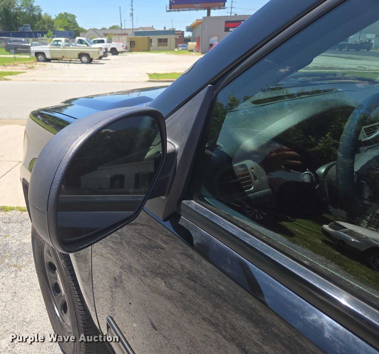 image for item ED2103 2011 Chevrolet Tahoe Police SUV