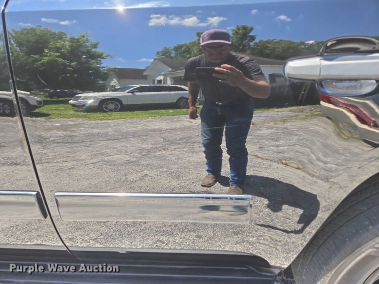 image for item ED2103 2011 Chevrolet Tahoe Police SUV