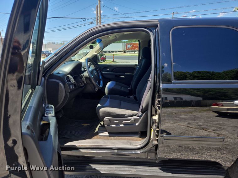 image for item ED2103 2011 Chevrolet Tahoe Police SUV