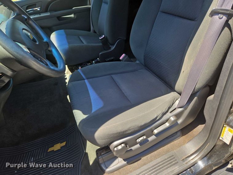 image for item ED2103 2011 Chevrolet Tahoe Police SUV