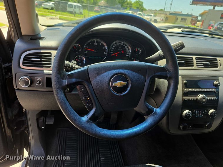 image for item ED2103 2011 Chevrolet Tahoe Police SUV