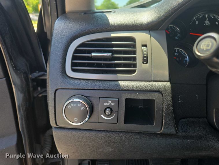 image for item ED2103 2011 Chevrolet Tahoe Police SUV