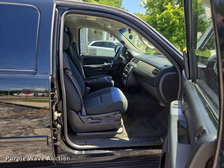 image for item ED2103 2011 Chevrolet Tahoe Police SUV