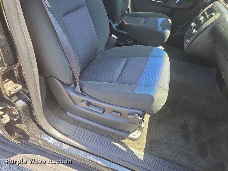 image for item ED2103 2011 Chevrolet Tahoe Police SUV