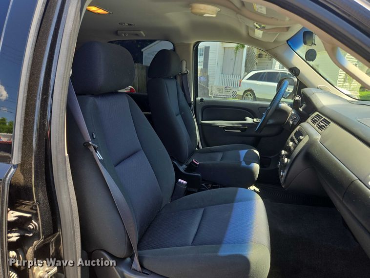 image for item ED2103 2011 Chevrolet Tahoe Police SUV