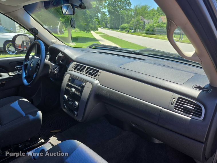 image for item ED2103 2011 Chevrolet Tahoe Police SUV