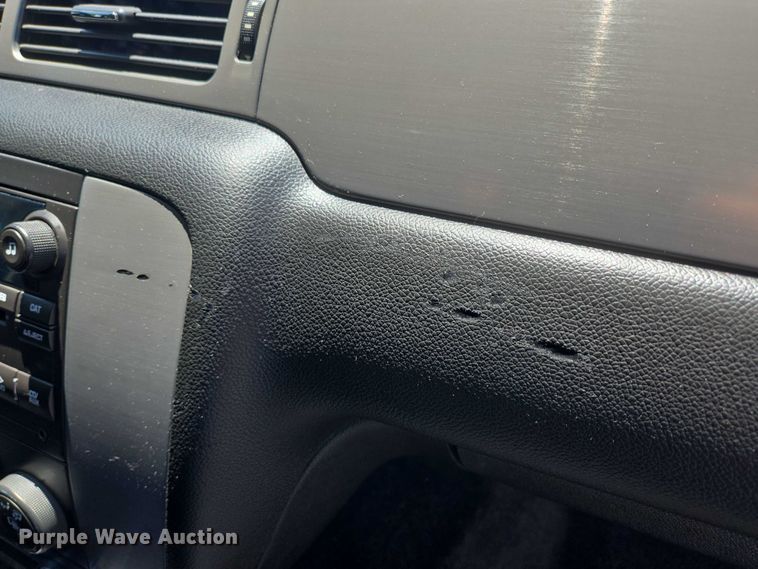 image for item ED2103 2011 Chevrolet Tahoe Police SUV