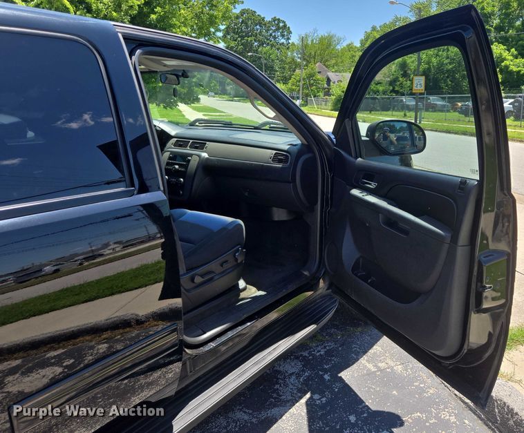 image for item ED2103 2011 Chevrolet Tahoe Police SUV