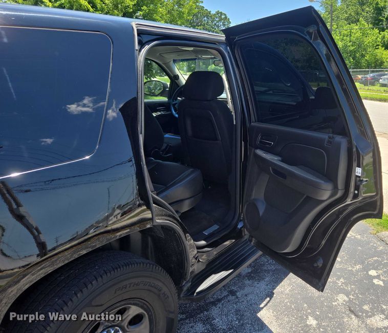 image for item ED2103 2011 Chevrolet Tahoe Police SUV