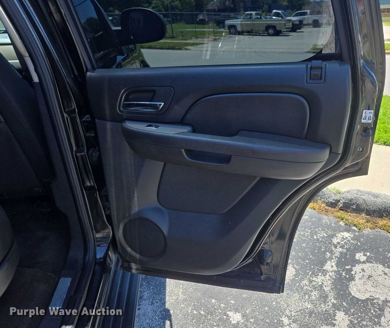 image for item ED2103 2011 Chevrolet Tahoe Police SUV