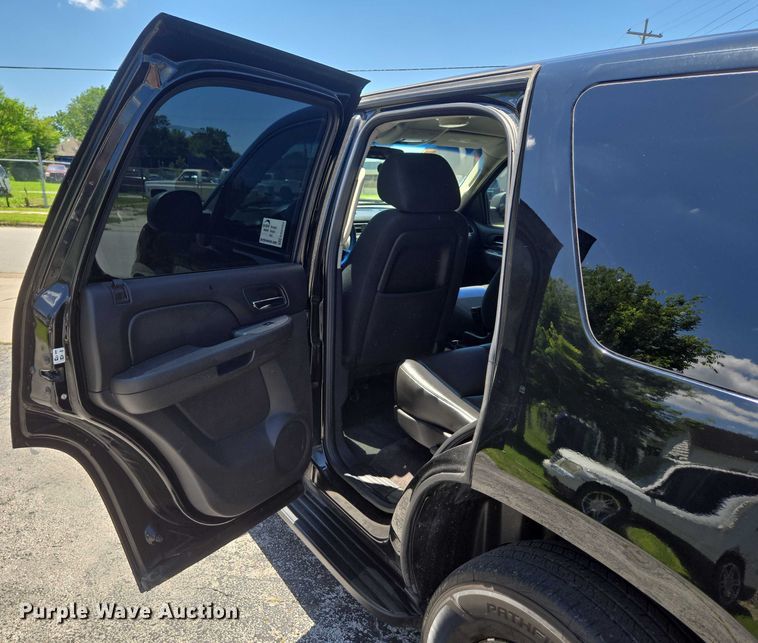 image for item ED2103 2011 Chevrolet Tahoe Police SUV