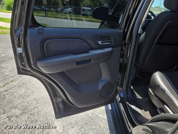 image for item ED2103 2011 Chevrolet Tahoe Police SUV