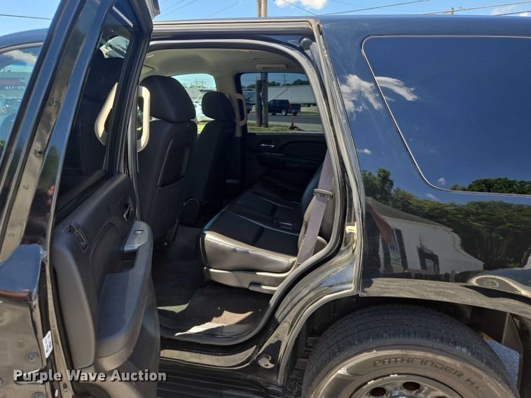 image for item ED2103 2011 Chevrolet Tahoe Police SUV