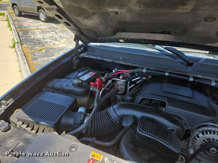 image for item ED2103 2011 Chevrolet Tahoe Police SUV