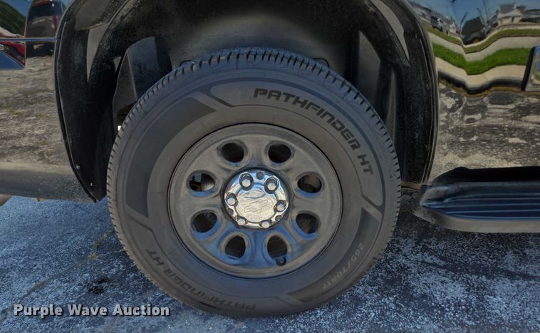 image for item ED2103 2011 Chevrolet Tahoe Police SUV