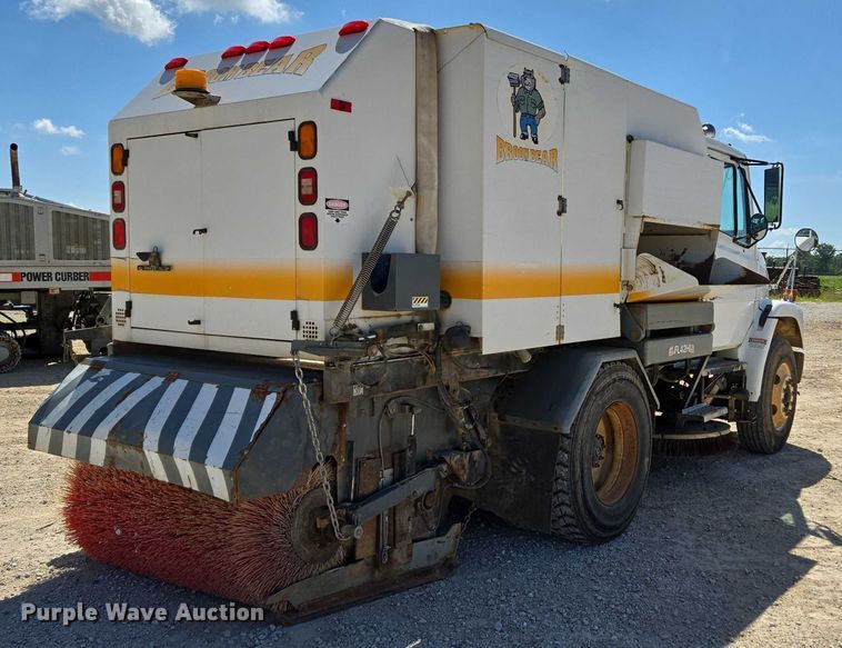 image for item ED2118 2002 Freightliner FL70 street sweeper truck