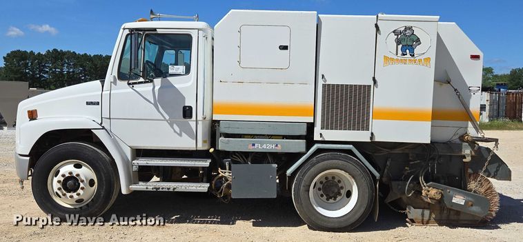 image for item ED2118 2002 Freightliner FL70 street sweeper truck