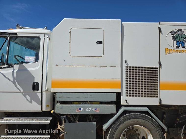 image for item ED2118 2002 Freightliner FL70 street sweeper truck