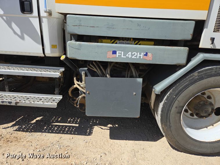 image for item ED2118 2002 Freightliner FL70 street sweeper truck