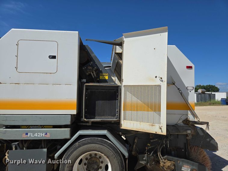 image for item ED2118 2002 Freightliner FL70 street sweeper truck