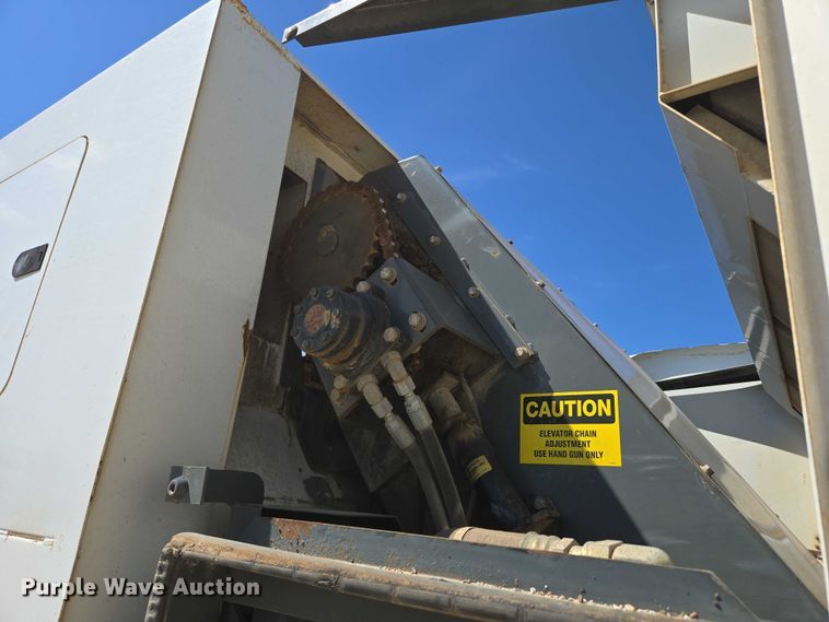 image for item ED2118 2002 Freightliner FL70 street sweeper truck