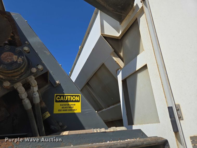 image for item ED2118 2002 Freightliner FL70 street sweeper truck