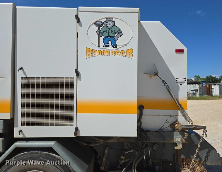 image for item ED2118 2002 Freightliner FL70 street sweeper truck