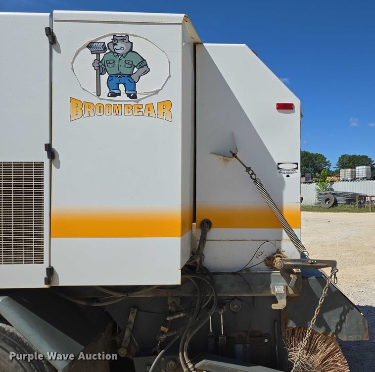 image for item ED2118 2002 Freightliner FL70 street sweeper truck