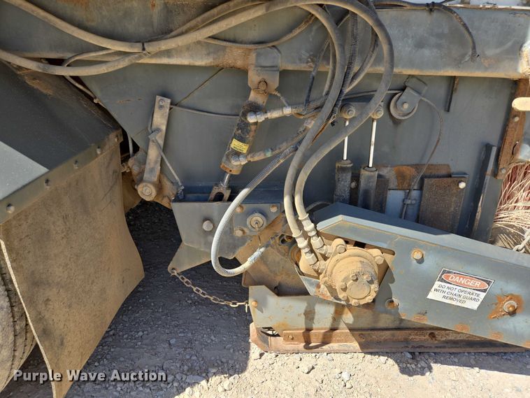 image for item ED2118 2002 Freightliner FL70 street sweeper truck