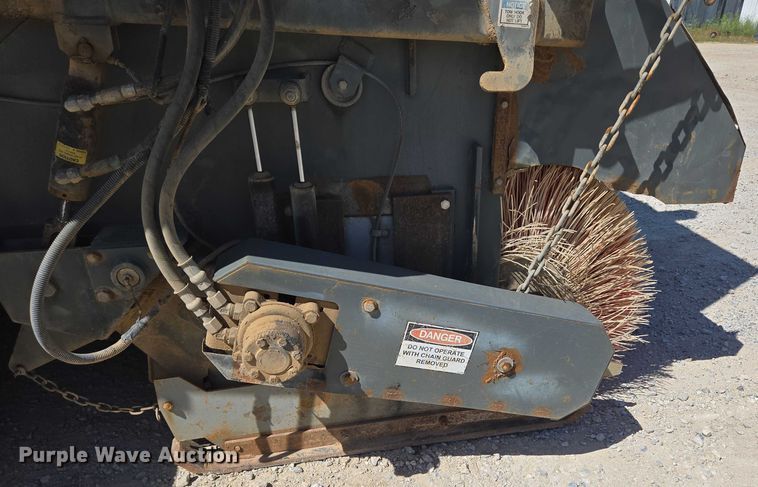 image for item ED2118 2002 Freightliner FL70 street sweeper truck