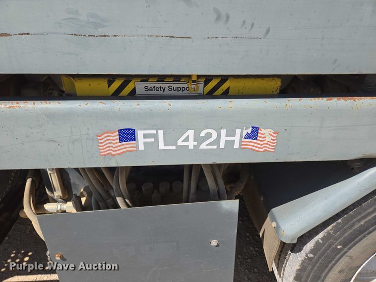 image for item ED2118 2002 Freightliner FL70 street sweeper truck