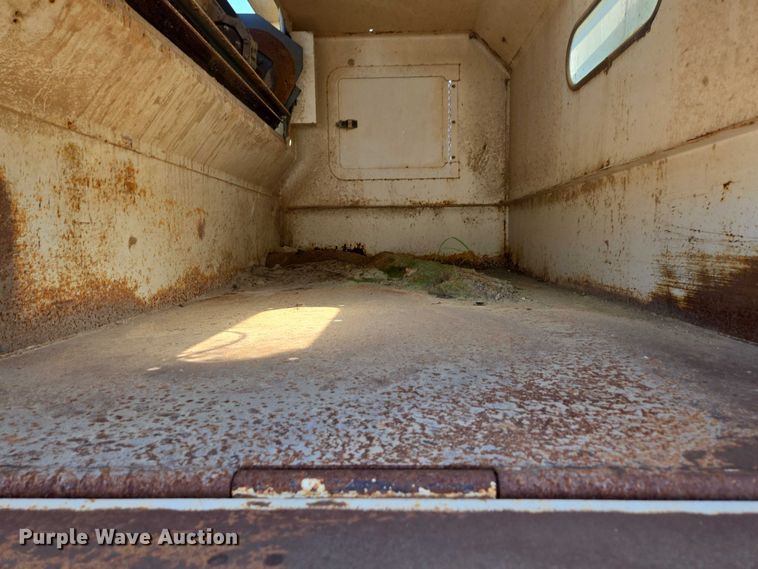 image for item ED2118 2002 Freightliner FL70 street sweeper truck