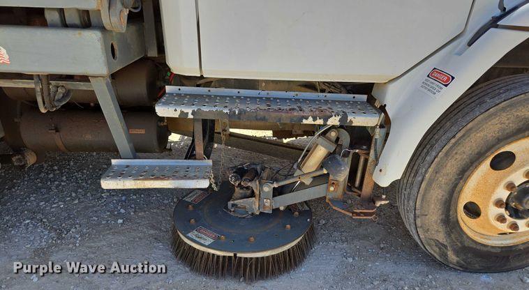 image for item ED2118 2002 Freightliner FL70 street sweeper truck