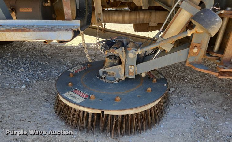 image for item ED2118 2002 Freightliner FL70 street sweeper truck