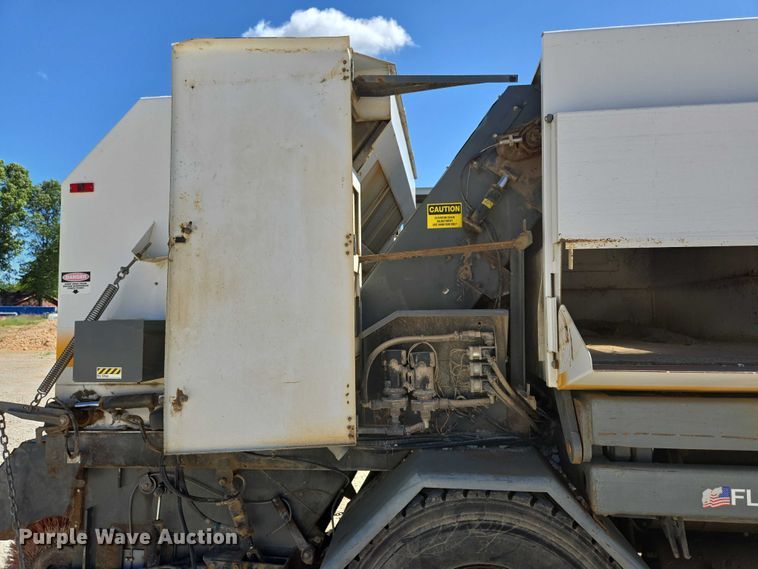 image for item ED2118 2002 Freightliner FL70 street sweeper truck