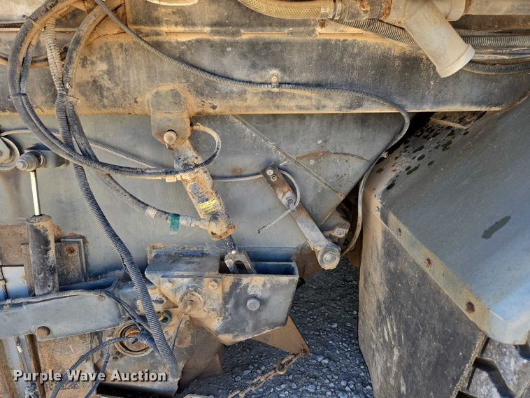 image for item ED2118 2002 Freightliner FL70 street sweeper truck