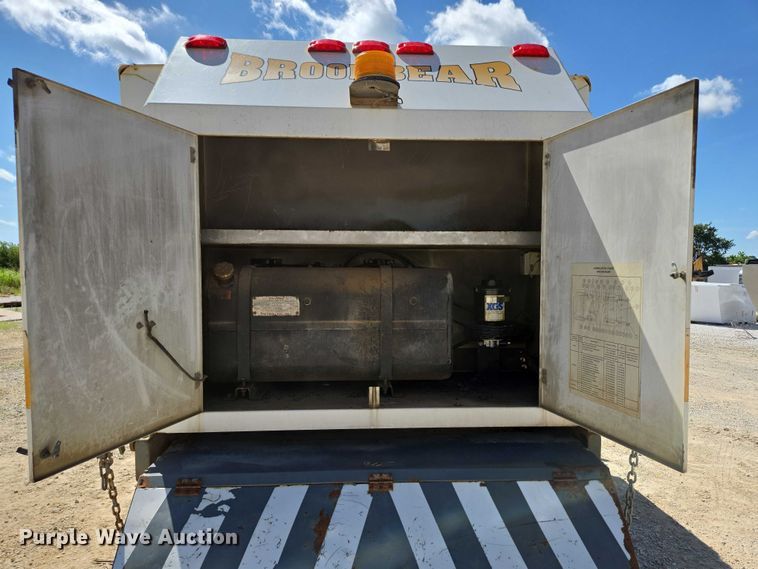 image for item ED2118 2002 Freightliner FL70 street sweeper truck